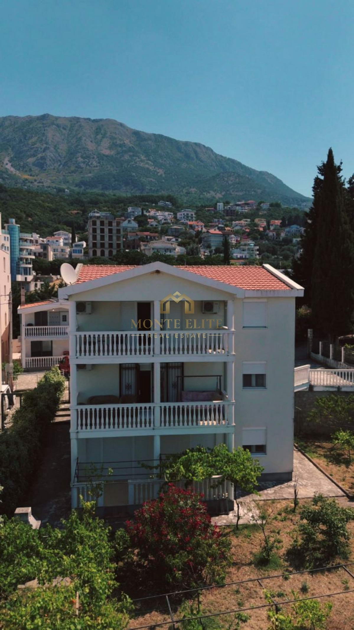 Trospratna vila sa sedam apartmana u blizini mora – Dobra Voda