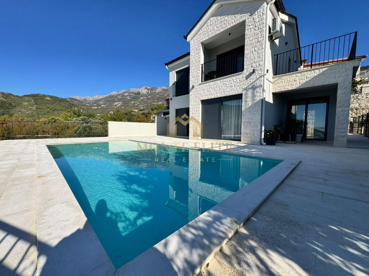 Vila sa bazenom i pogledom na more u Bečićima – 140 m²