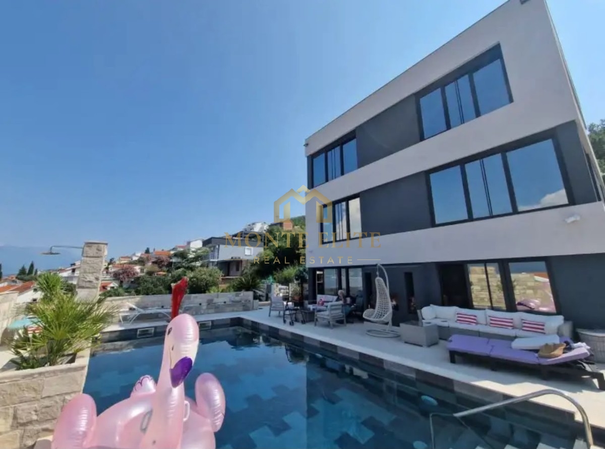 Moderna vila sa bazenom i pogledom na more — Krašići, Tivat